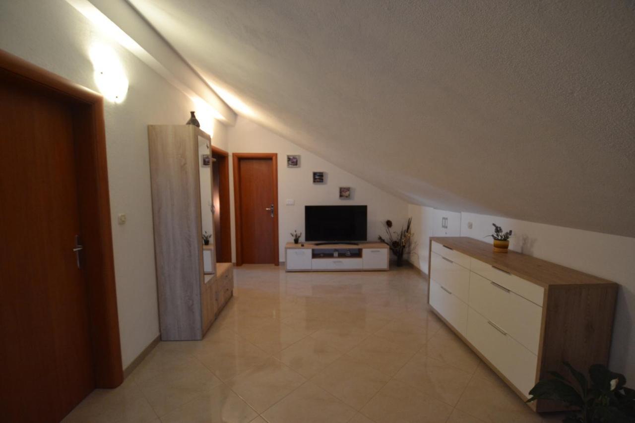 Apartmani Antonia Nakic -Stobrec Split Exterior foto